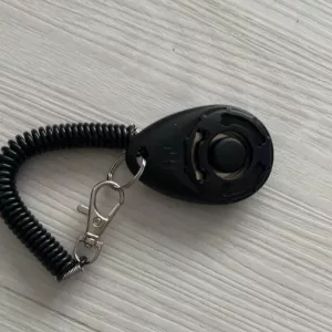 Clicker portátil de treino para cães recebido da cliente T***a.