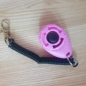 Clicker portátil para treino de cães recebido do cliente R****l.