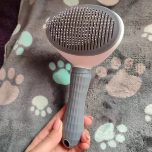 Recebi a Escova de Remoção de Pêlos de Cão Autolimpante da cliente P****a.