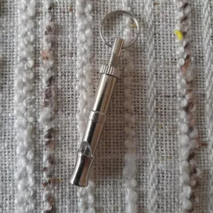 Apito de treino para cães recebido da cliente V****a.