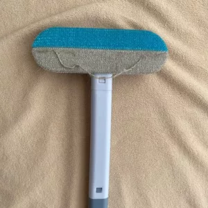 Escova Removedora de Pêlos de Cão para Móveis recebida do cliente N***e