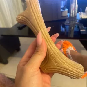 Recebido Palito de Mastigar de Madeira com Galhada para Cão do cliente H***h.