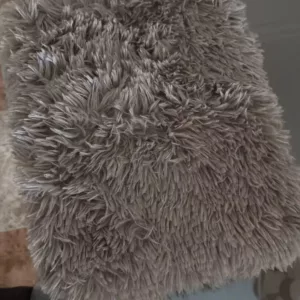 Cama de peluche super macia para cães recebida do cliente A****i.