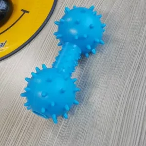 Recebido brinquedo de borracha com apito em forma de haltere para cães do cliente Q*****w.
