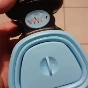 Recebido o recolhedor portátil de dejetos para cães da cliente D***a.