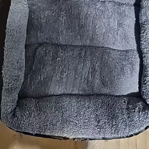 Cama de cão lavável e acolchoada recebida da cliente S***a.